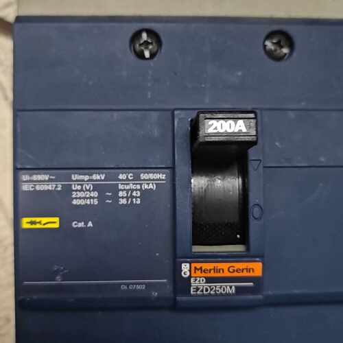 议价EZD250E开关，200A，3P，有二，