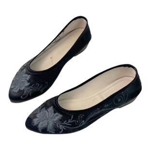 820K-1国风刺绣旗袍鞋舞蹈工作鞋女老北京布鞋尖头平底绣花鞋透气