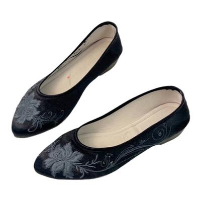 820K-1国风刺绣旗袍鞋舞蹈工作鞋女老北京布鞋尖头平底绣花鞋透气