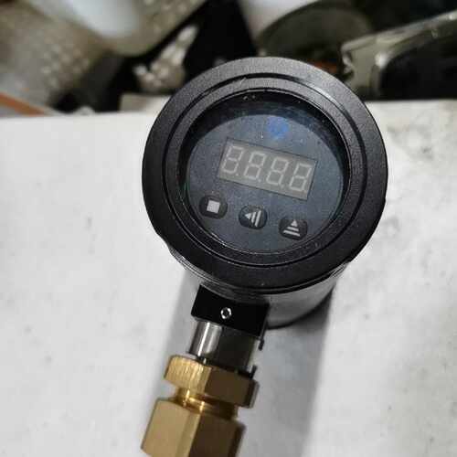 克拉克压力变送器型号HWIO-HW-T-110-UI-7ED