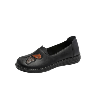 大东中老年妈妈鞋春季一脚蹬女鞋2026新款软底女式皮鞋浅口单鞋女