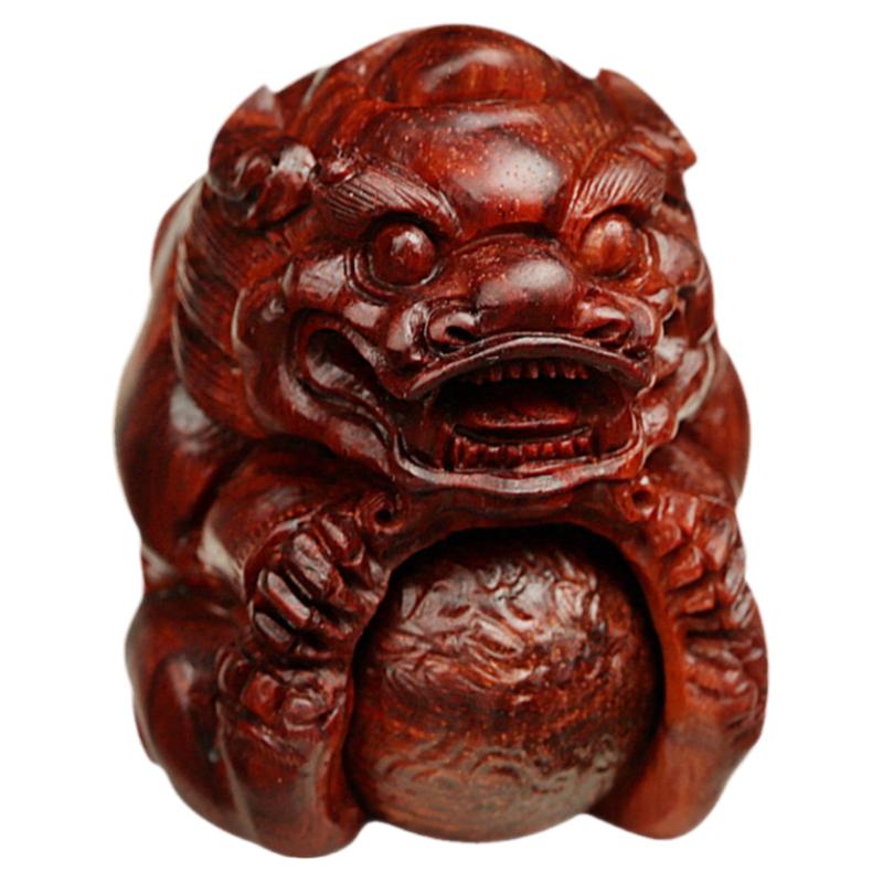 貔貅抱球手把件印度小叶紫檀雕刻