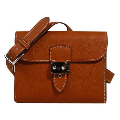 EZRO质感锁扣百搭真皮斜挎小方包