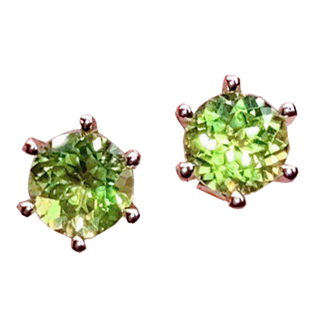 特惠天然橄榄石耳钉 小清新款6*6mm漂亮火彩精致时尚六爪耳钉包邮