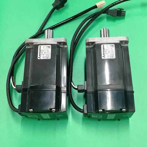 议价HC-KFS73   MR-J2S-70A三菱伺服电机驱动器套装成色如图  议
