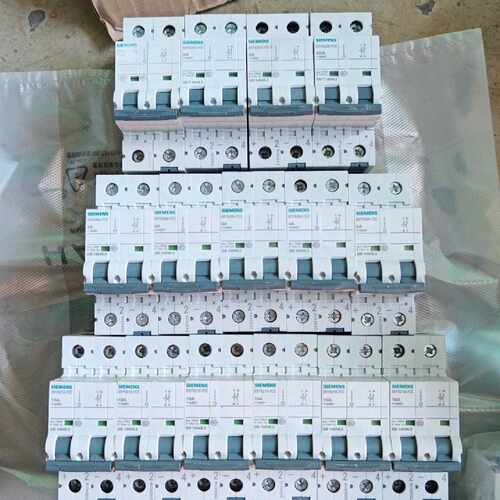 〔议价-可维修〕西门子直流断路器 5SY5203-7CC 2P/3A 3个 全新均