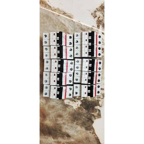 在线议价ABB S202M空气开关，2P，DC32，99新正品，安装