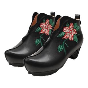 相伴真皮短靴女2025秋冬新款翘头厚底牡丹粗跟民族风手工原创女靴