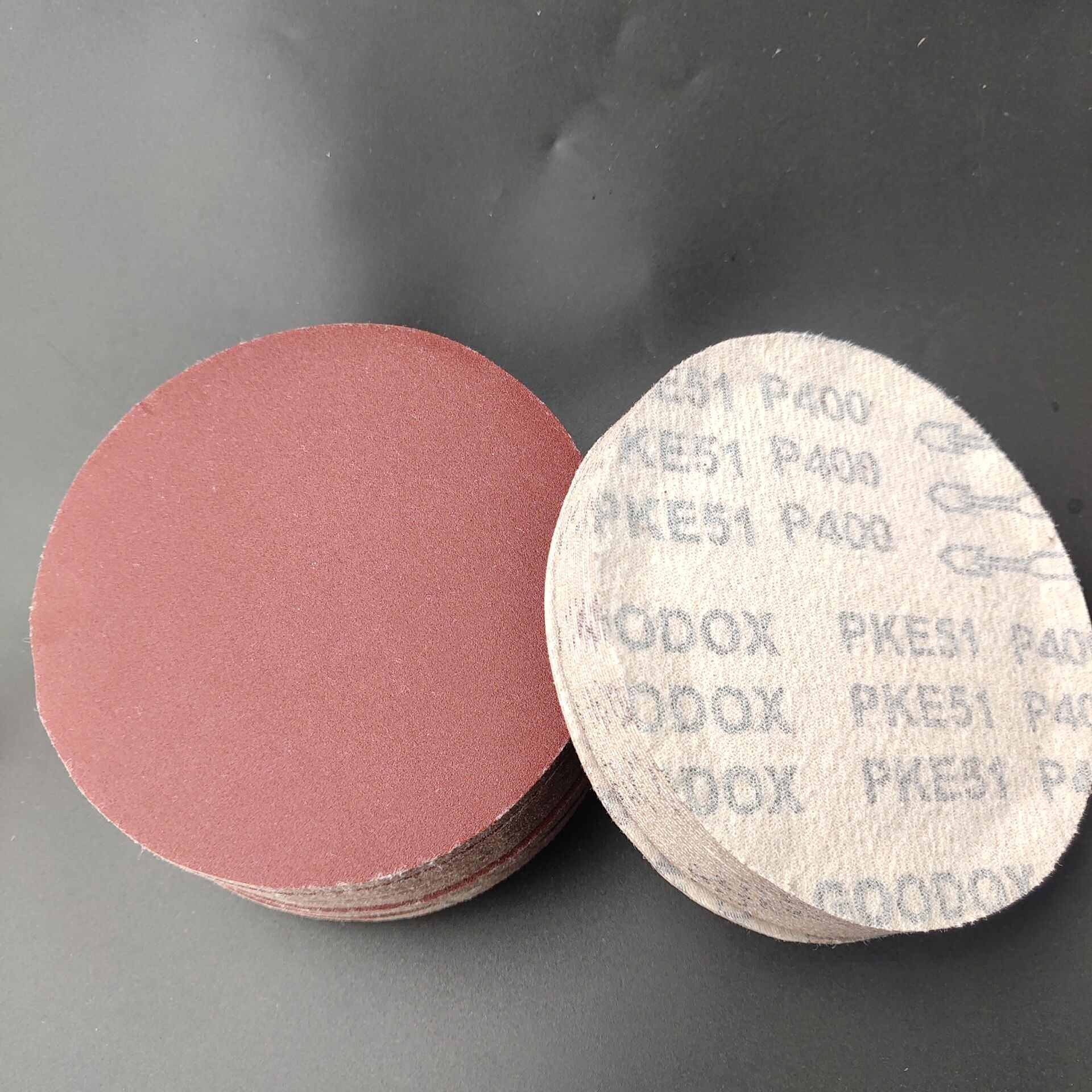 PKE5寸砂纸片 植绒打磨片自粘圆盘砂纸 磨沙纸打磨木工砂皮抛光片