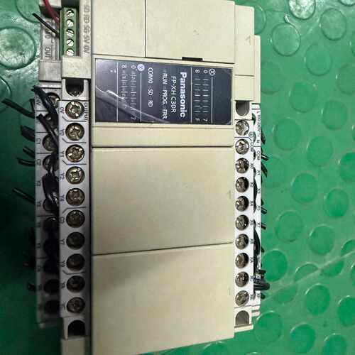 松下PLC 型号AFPXHC30R-F，拆机件，成色看看图，