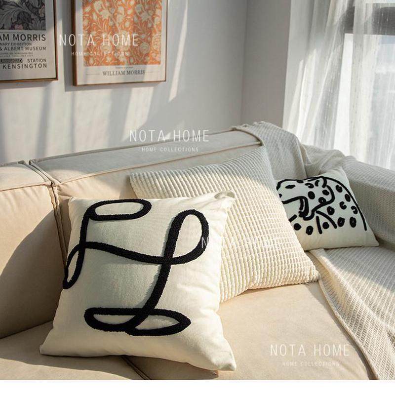 毛绒抱枕可爱车上内靠垫长条枕女生办公室沙发睡觉女生含枕芯圆形