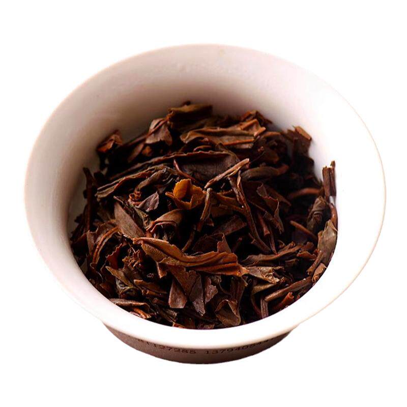 班章那卡古树竹筒茶云南普洱茶柱