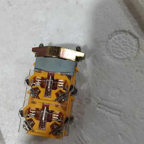 溢价-的PAT LA39上海二工手动三档两开两闭旋钮开关，有上