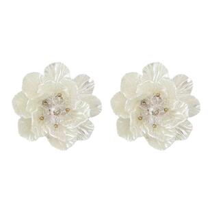 白色立体花朵耳环女法式复古海边度假风耳钉夸张小众耳夹无耳洞