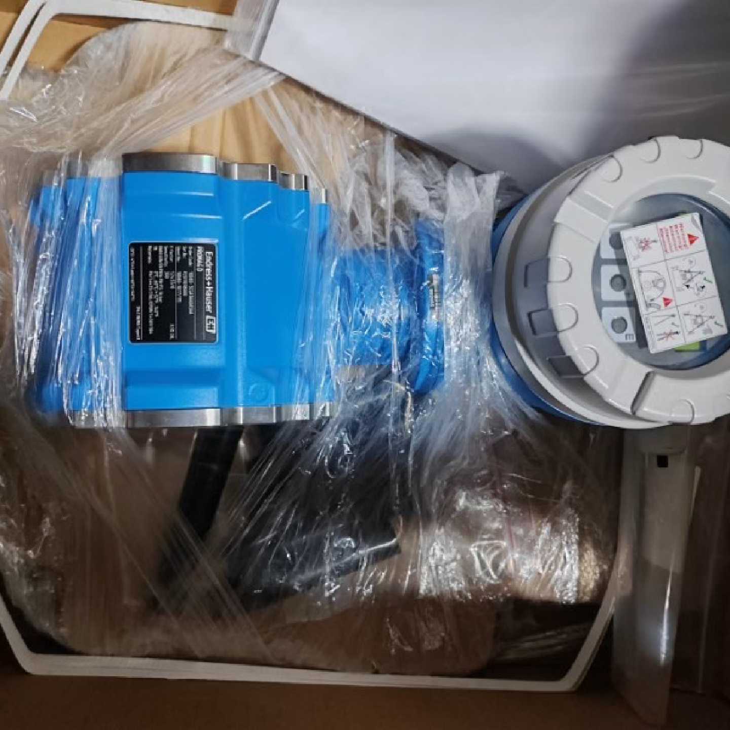 EH电磁流量计10D80-3CGA1AA0A5AA全新带包