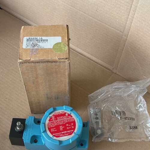 MICRO SWITCH LSXA3K-1A 600VAC NSMP By Honeywell