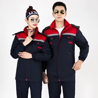 Темно-сине-красное плечо средней длины.