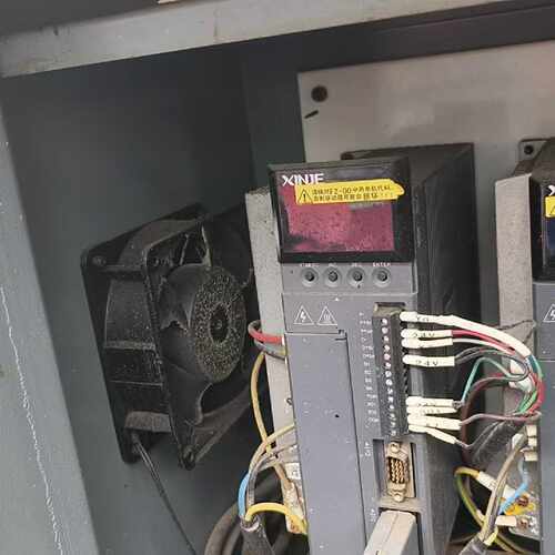 咨询后拍拆机两台信捷伺服驱动器 DS2-21P5-AS，1.5KW，
