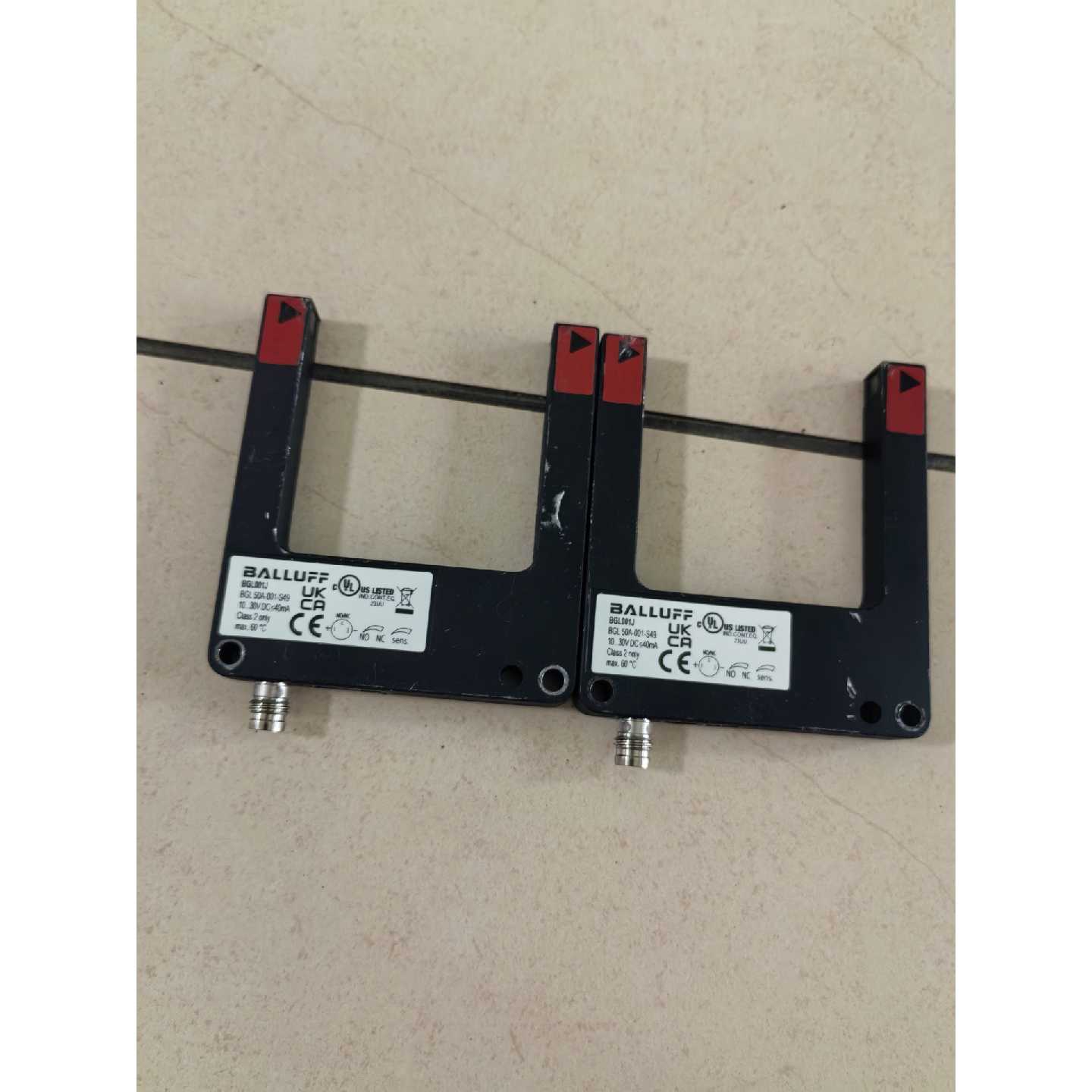 议价-巴鲁夫槽型开关,型号BGL001J,方案变更剩下,使用时间短