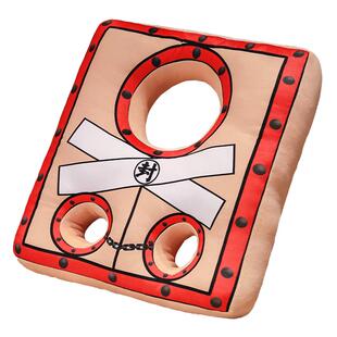 搞怪枷锁抱枕创意缉拿押送护脖枕午睡枕趴睡午休神器恶搞道具礼物