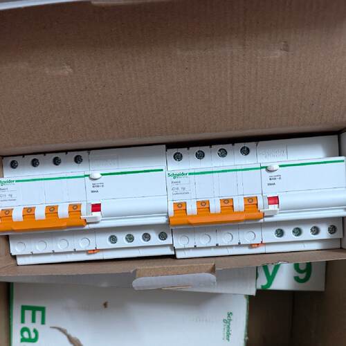 【议价-可维修】  EA9RN4C1630CNEW 16A 4P /均有货