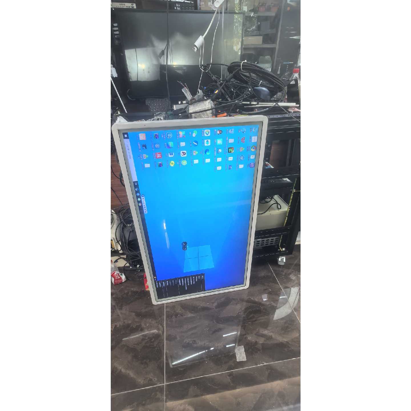 议价47寸触摸屏显示器47寸显示器带触摸屏内置红外触摸屏可维修