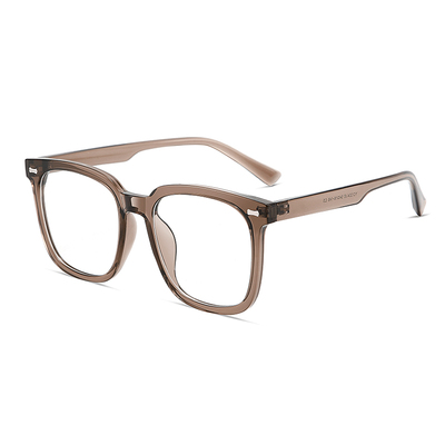 素颜眼镜女近视可配有度数