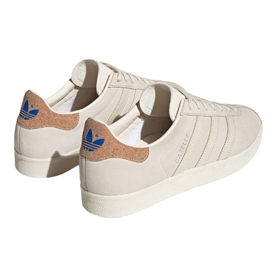 阿迪达斯男女运动板鞋