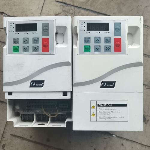 【询价】日业变频器e500，4kw，成色如图适用