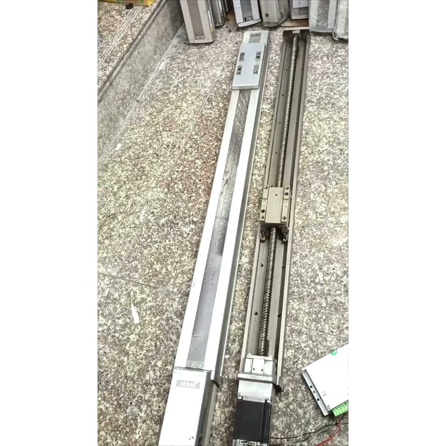 日本进口滚珠丝杆滑台 宽80mm 一体铸钢滚珠滑块底座 行程