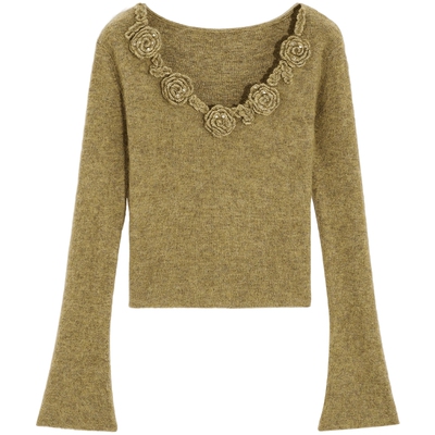 bebe冬季新款长袖微喇针织上衣