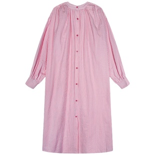 今屿花花粉色条纹衬衫式连衣裙女2026早春长裙长袖宽松设计感小众