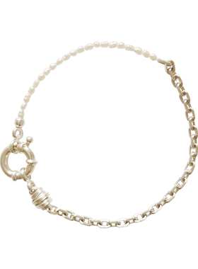 与你载梦压星河。日本星星拉长石