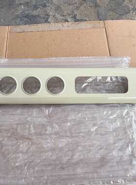议价24 Bestune Pony Center Console Panel Bei Color Condition