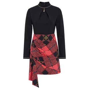 kodice春秋新款黑红格纹拼接连衣裙子高领镂空链条女装时尚百搭