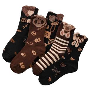 配鲨鱼裤真是绝绝子,搭配运动鞋、马丁靴、福乐鞋百搭又好看