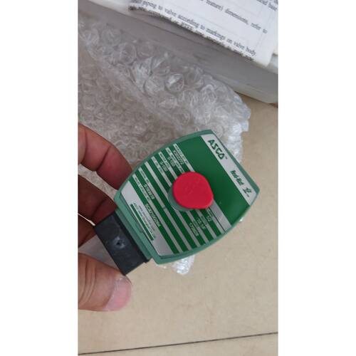 议价，S000电磁阀SC8210G0041105012060V13754全新原装带包装盒和