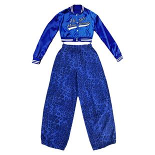 成人嘻哈街舞潮牌蓝色刺绣外套kpop女团演出服爵士跳舞穿搭工装裤