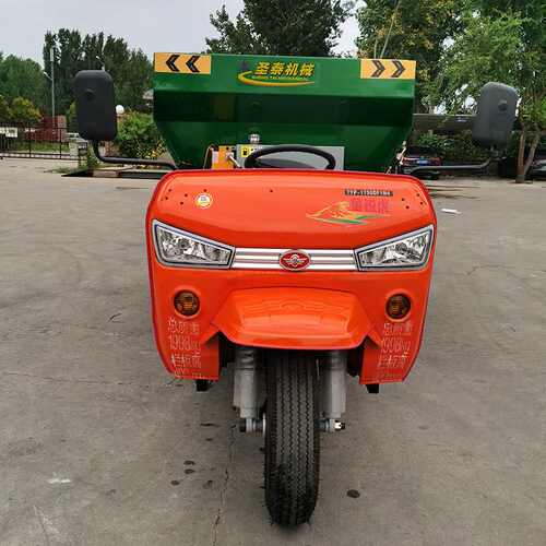 牛场养殖撒料车 多功能肥料撒肥机肥料抛撒机三轮撒肥车
