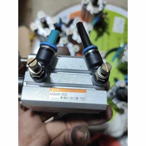 询价TPC ADQ2A25-25DC气缸