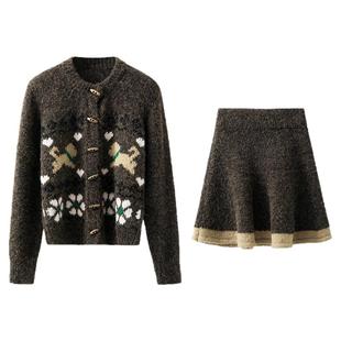 夕蒙2026新款冬季独特漂亮小个子宽松慵懒牛角扣咖绿色毛衣两件套