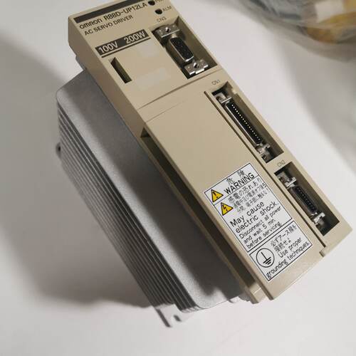 议价R88M-W10030H-B/R88D-WT01H欧姆龙伺服驱动器 全新原装 议价