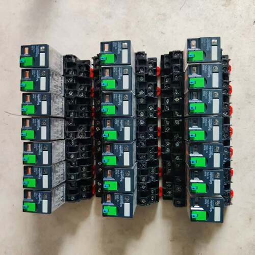 在线议价施耐德继电器：RXM2AB2JD 12VDC 12A，实物拍
