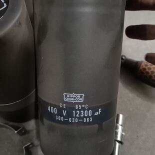 【请询价】黑金刚400V 12300μF电容，耐温85。型号300-