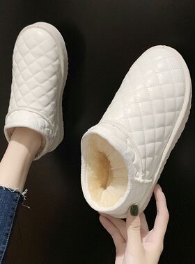 白色雪地靴女冬季加绒东北短靴保暖棉鞋2023可爱懒人一脚蹬面包鞋