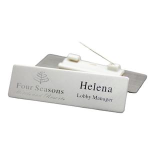 高档磨砂银不锈钢胸牌定做磁铁别针式工牌酒店金属员工牌定制姓名