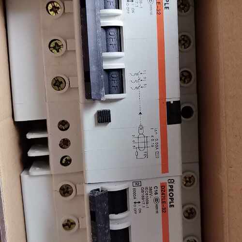 溢价-人民电器DZ47LE-32漏电断路器C16A 3P 30mA