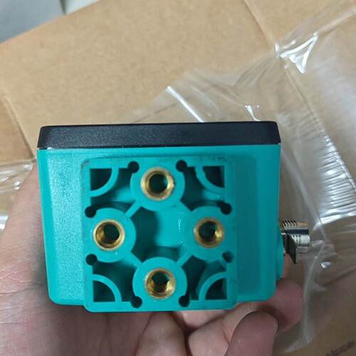 议价倍加福PCV100-F200-R4-V19光学读码器