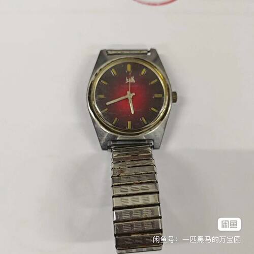 上海一只，表盘颜色特殊，老，型号7120 605，询价