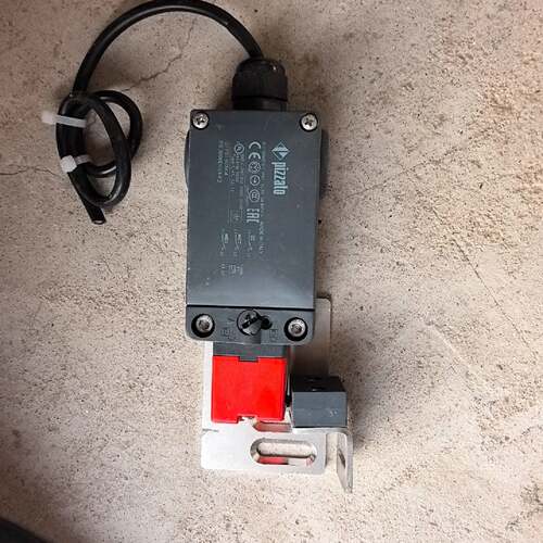 询价Pizzato安全门锁型号FS3096D024F2意